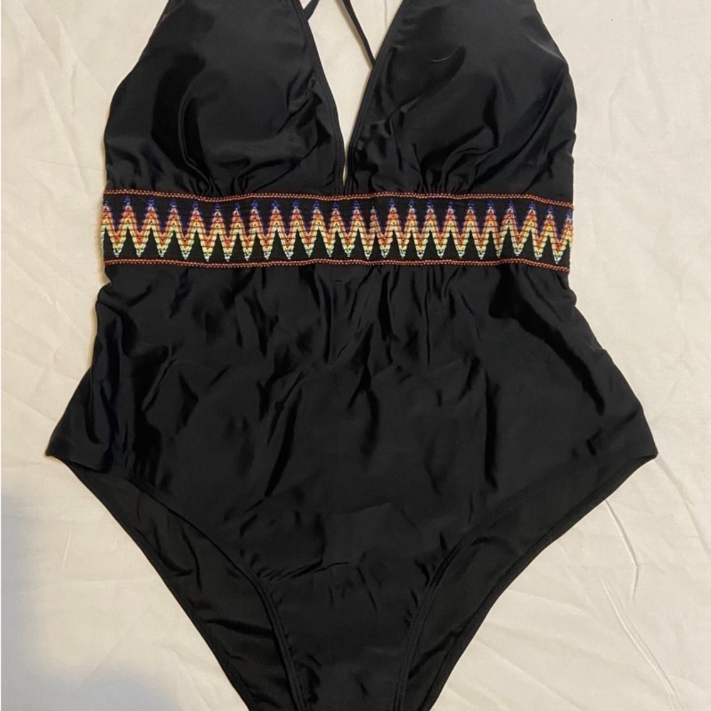 MakeMeChic Women's Cut Out Contrast Trim One Piece Swimsuit Bathing Suit 2XL - Picture 2 of 10